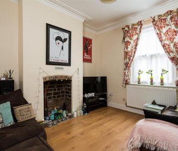 3 bedroom detached house to rent - Photo 5