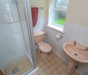 1 bedroom in a house share to rent - Photo 5