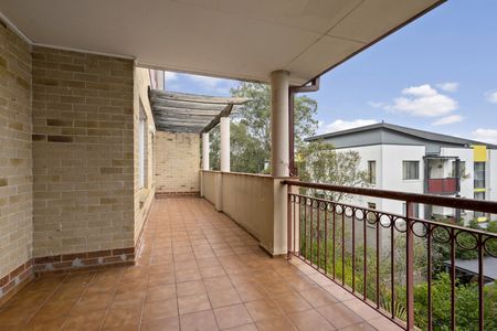 Neat and Tidy 2 Bedroom Unit - Photo 5
