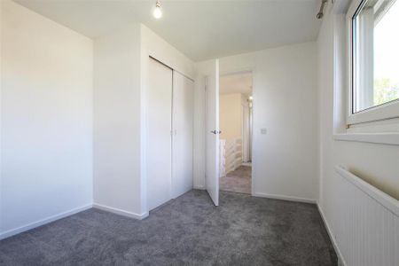4 bedroom terraced house to rent - Photo 3