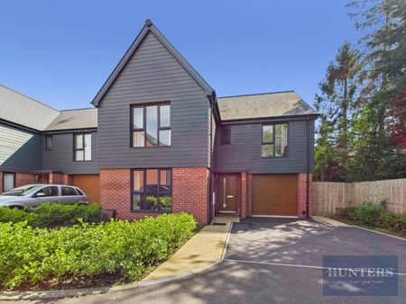 4 bedroom House To Let - Photo 5