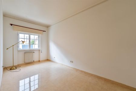 Lisboa, Encarnação, - Photo 4