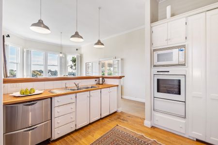 Premium Remuera Character and Position - Photo 3