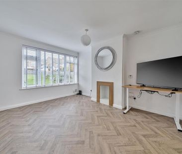 3 bedroom semi-detached house to rent - Photo 2