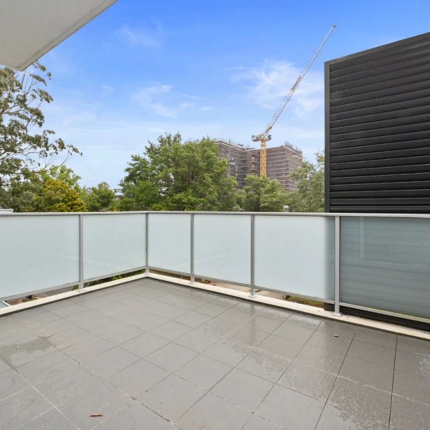 Modern 2 bedroom apartment close to Waitara station - Photo 1