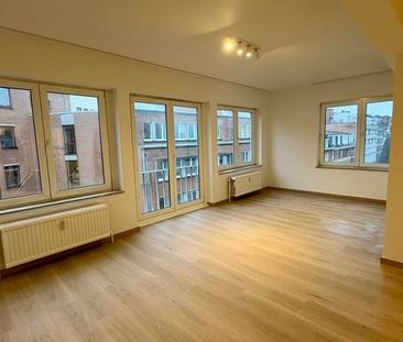 Appartement te huur - Photo 1