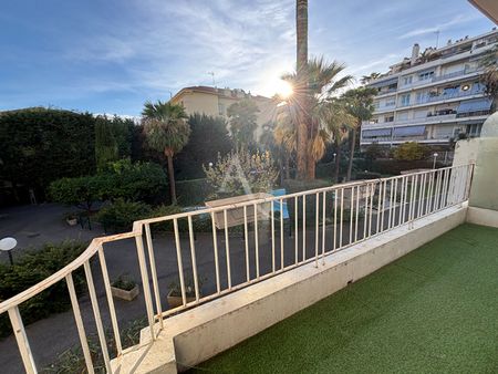 Location Appartement 2 pièces 49m² NICE 06000 - Photo 2