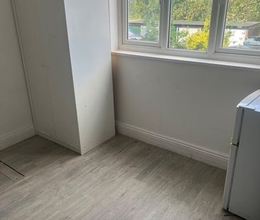 Studio Flat, Anson, NW9 - Photo 4