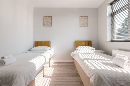 2 Bed Flat, Shirley High Street, SO16 - Photo 3