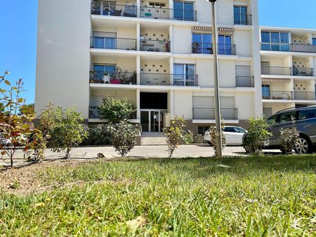 Location Appartement 3 pièces 74m² AIX EN PROVENCE 90ème - Photo 3