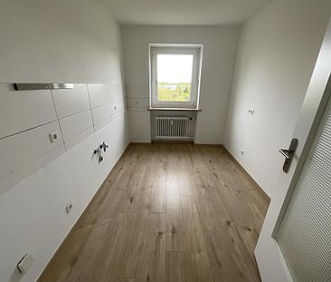 Bereits modernisierte Hochhauswohnung in Heppens zu vermieten! - Foto 1