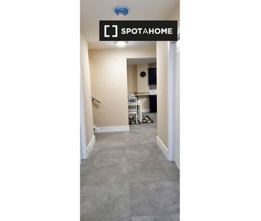 Bed for rent in 7-bedroom apartment in Phibsborough, Dublin - Photo 6