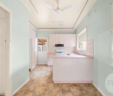 37 Beltana Ave, Mount Austin NSW 2650 - Photo 5