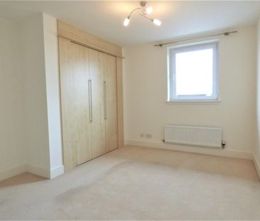 3 bedroom flat to rent - Photo 6
