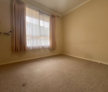 Comfortable Three-Bedroom Home in a Convenient Location - Photo 5