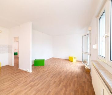 Familienfreundliche 4-Zimmerwohnung in Halle-Neustadt - Photo 2