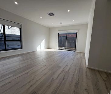 10 Giant Road, Tarneit VIC 3029 - Photo 5