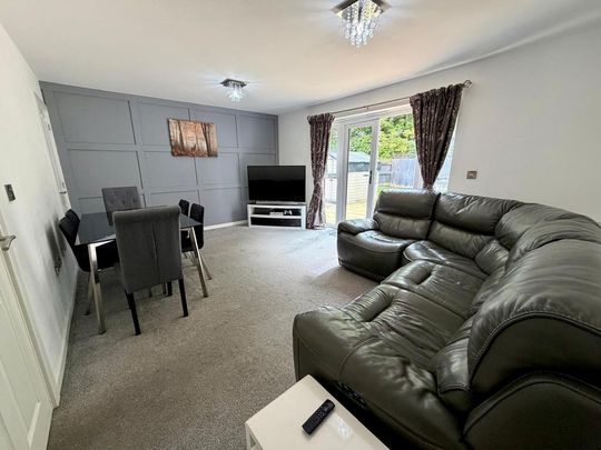 3 bedroom semi-detached house to rent - Photo 1
