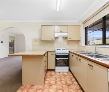 Spacious & Comfortable Living in a Prime Hampton East Location - Photo 1