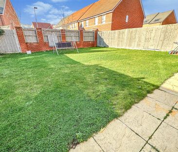 3 bedroom detached house to rent - Photo 3