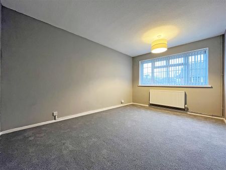 2 bedroom Maisonette to rent - Photo 2