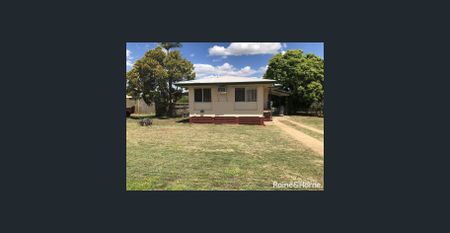 Walking distance to Moranbah township! - Photo 5