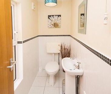 Room 5, 56 Delhi Street, Belfast, AL - Photo 3