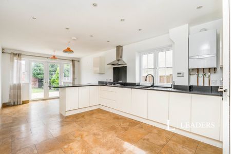 4 bedroom detached to rent Driftwood Drive, Fareham, PO14 - Photo 3