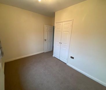 4 bedroom detached house to rent - Photo 2