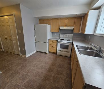 For Lease - 8 Heritage Court Unit# Lower, Barrie, Ontario - Photo 4