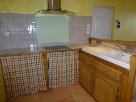 Location Appartement 4 pièces 83m² LABEGUDE 07200 - Photo 2