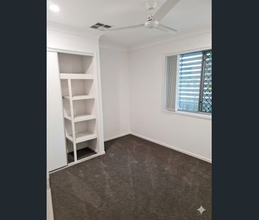 AVAILABLE 24/04/26 3 BED 2 BATH TOWNHOUSE WITH DUCTED AIR - Photo 3