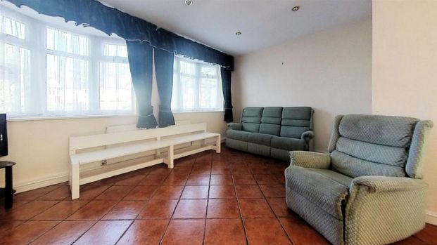 8 bedroom house to rent - Photo 1