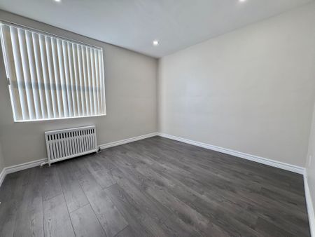 For Lease - 180 Vaughan Road Unit# 305, Toronto, Ontario - Photo 4