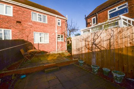 2 bed semi-detached house to rent in Rydal Mount, Castletown, SR5 - Photo 2