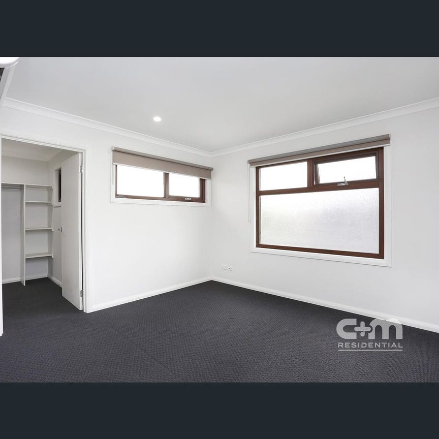 1/12 Justin Avenue, Glenroy, Vic 3046 - Photo 1