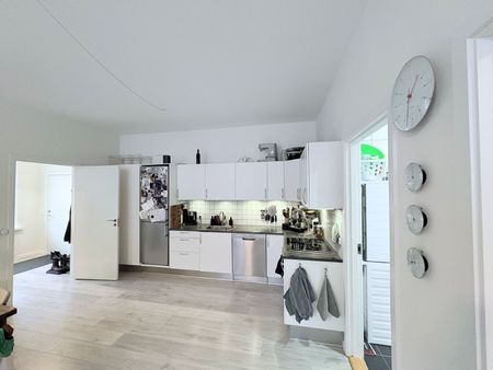 Stor og centralt beliggende 3-værelses lejlighed ved Nørresundby torv - Photo 5