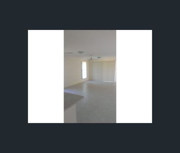 9 Fillwood Court, Gracemere, Qld 4702 - Photo 4