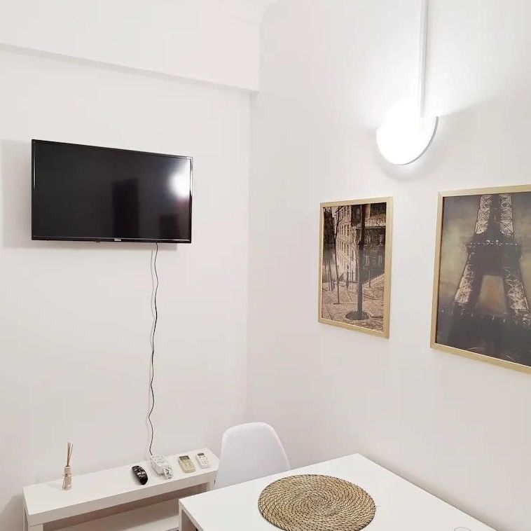Rua de São Sebastião da Pedreira, Lisbon, Lisbon 1050-010 - Photo 1