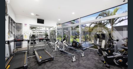 Spacious Apartment in Premium Southport Location - Photo 5