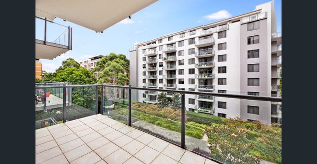 Spacious 1 Bedroom Apartment - Photo 1