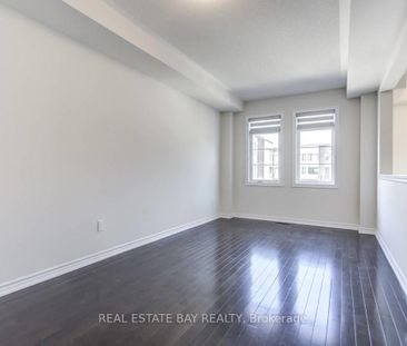 Townhouse For Lease | N8114648 - Photo 6