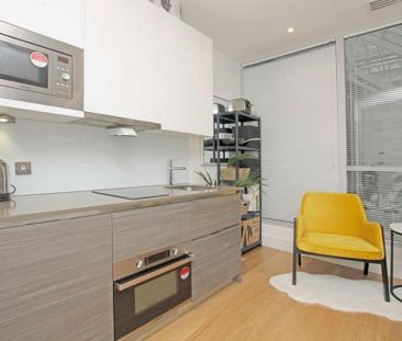 Studio to rent - Photo 3