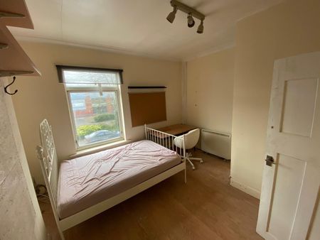 1 Bed Flat, Witton, B6 - Photo 2