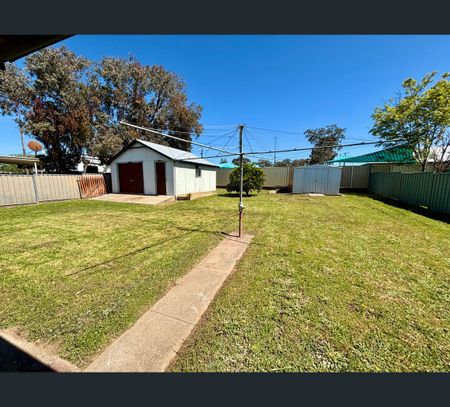 27 Karloo St, South Tamworth, NSW 2340 - Photo 5