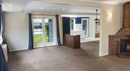 BURWOOD - 4 BEDROOMS - Photo 4