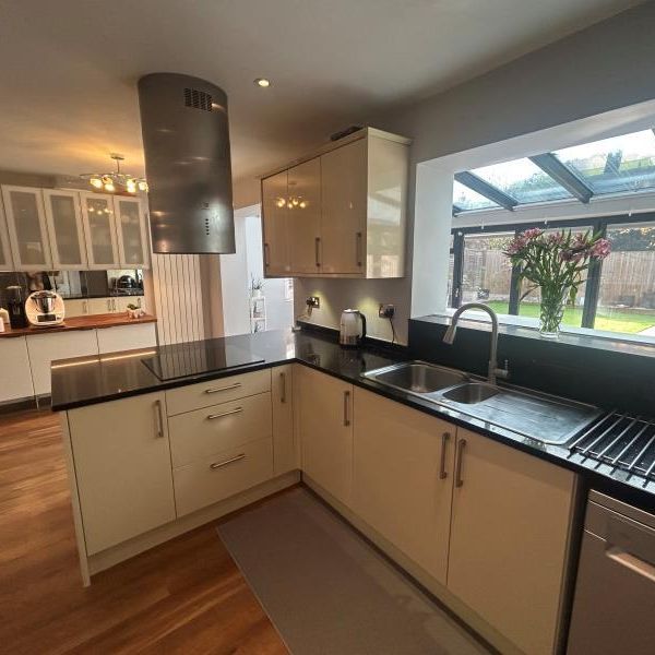 4 bedroom terraced house to rent - Photo 1