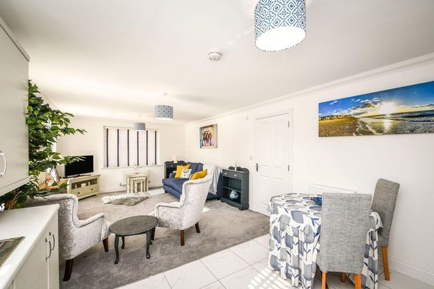 Curlew Close - Photo 1