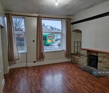 3 bedroom end of terrace house to rent - Photo 2