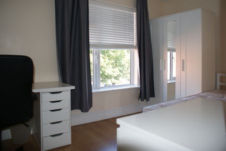 12 Station Street - 2 brand new bathroomsLoughborough - Photo 3